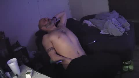 Snapshot of muffdiver718 chatting on January 2026 02:21:01 PM Muffdiver online show from January 2026 02:21:01 PM