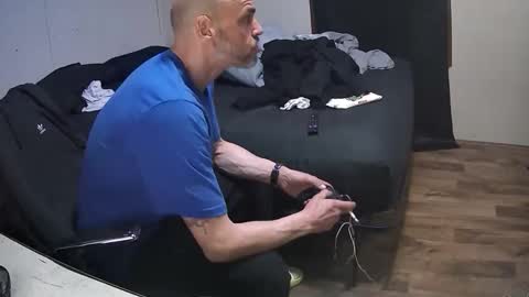 Snapshot of muffdiver718 chatting on February 2026 11:33:01 PM Muffdiver online show from February 2026 11:33:01 PM