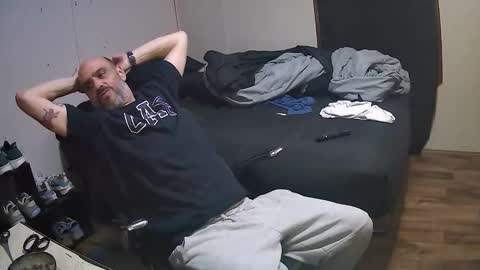 Snapshot of muffdiver718 chatting on February 2026 02:23:01 AM Muffdiver online show from February 2026 02:23:01 AM