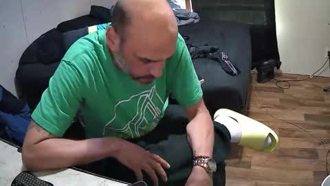 Muffdiver online show from May 2026 06:56:02 PM