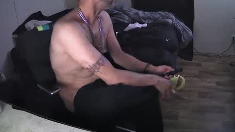 Muffdiver online show from May 2026 09:03:01 AM