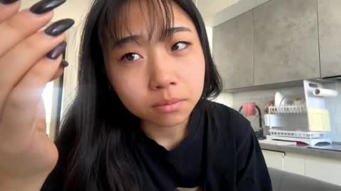 Mia online show from April 2026 10:09:02 PM