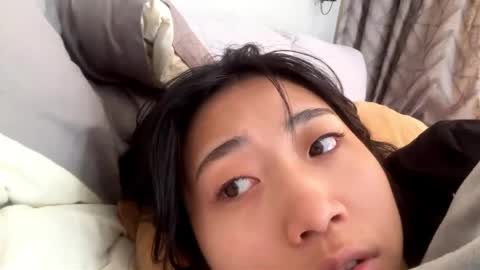 Mia online show from April 2026 10:11:01 PM