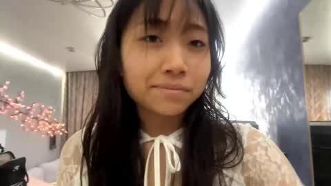 Mia online show from April 2026 01:41:02 AM