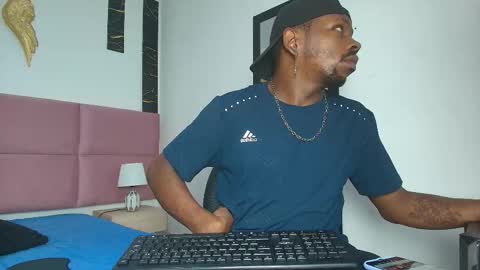 Snapshot of muller_asher chatting on September 2025 03:30:02 AM Muller Asher online show from September 2025 03:30:02 AM