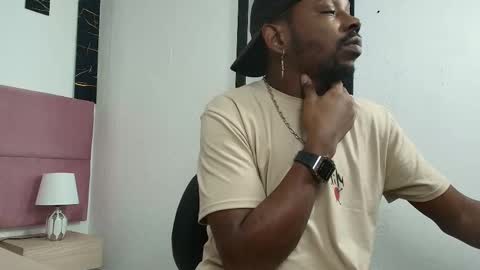 Snapshot of muller_asher chatting on October 2025 04:32:01 AM Muller Asher online show from October 2025 04:32:01 AM