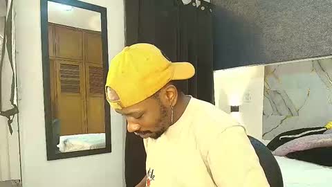 Snapshot of muller_asher chatting on November 2025 03:07:01 AM Muller Asher online show from November 2025 03:07:01 AM