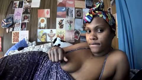 Snapshot of mumnxdor chatting on December 2025 04:11:01 PM mumnxdor online show from December 2025 04:11:01 PM