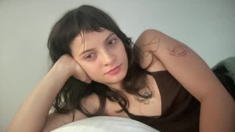 Snapshot of munchi_ chatting on November 2025 11:43:02 AM online show from November 2025 11:43:02 AM