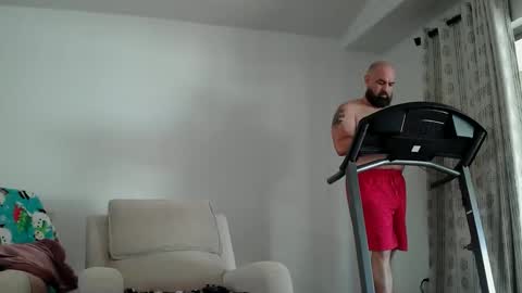 Snapshot of munchies420 chatting on May 2026 02:12:01 PM Bearded online show from May 2026 02:12:01 PM