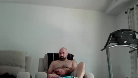Snapshot of munchies420 chatting on May 2026 07:18:02 PM Bearded online show from May 2026 07:18:02 PM