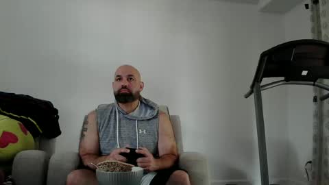 Snapshot of munchies420 chatting on June 2026 04:27:01 PM Bearded online show from June 2026 04:27:01 PM
