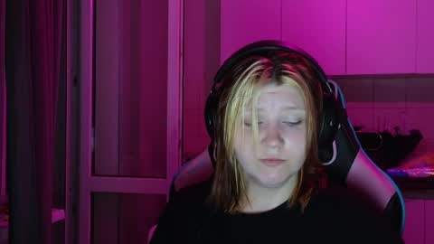 Milana online show from May 2026 04:59:02 PM