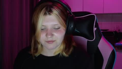 Milana online show from May 2026 02:14:02 PM
