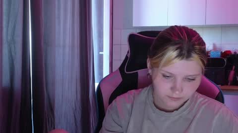 Milana online show from June 2026 01:17:02 PM