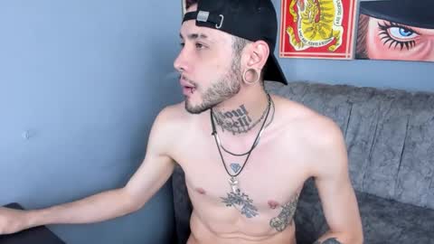 Snapshot of murdockh chatting on December 2025 09:43:02 PM murdok online show from December 2025 09:43:02 PM