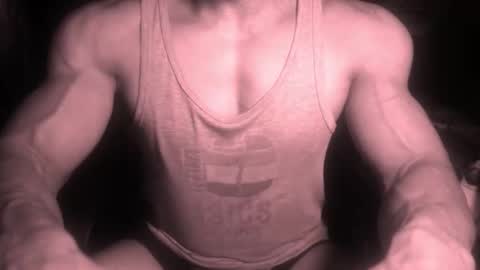 Snapshot of musclebredon chatting on November 2025 06:31:02 PM BRENDON online show from November 2025 06:31:02 PM