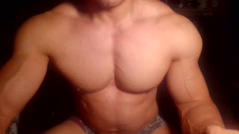 Snapshot of musclebredon chatting on December 2025 08:04:02 PM BRENDON online show from December 2025 08:04:02 PM