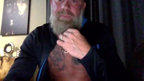 muscledick40 online show from September 2025 02:55:01 AM