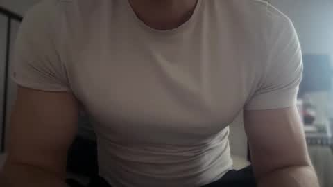 Snapshot of musclehair3 chatting on May 2026 04:46:02 PM musclehair3 online show from May 2026 04:46:02 PM