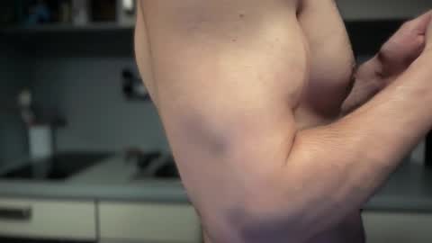 Snapshot of musclehair3 chatting on May 2026 09:20:01 PM musclehair3 online show from May 2026 09:20:01 PM