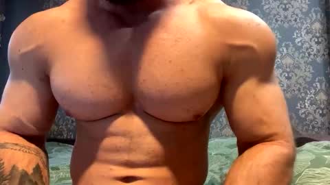 Snapshot of muscularjuggler chatting on October 2025 05:39:02 AM muscularjuggler online show from October 2025 05:39:02 AM