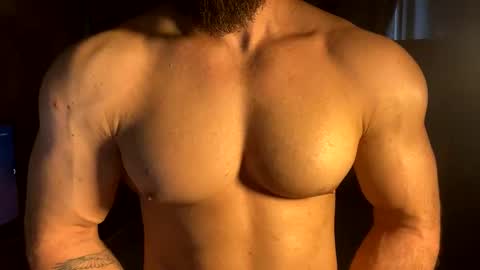 muscularjuggler online show from May 2026 02:42:02 AM