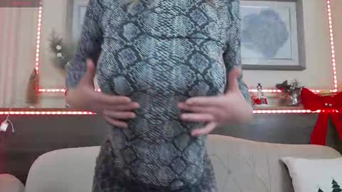 Snapshot of musedollx chatting on December 2025 10:38:01 PM Luna online show from December 2025 10:38:01 PM