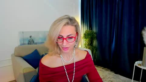 Diana online show from May 2026 02:45:01 PM