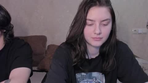 Snapshot of muuur_love chatting on February 2026 10:27:02 AM cute couple online show from February 2026 10:27:02 AM