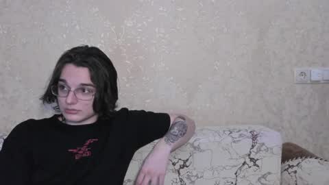 cute couple online show from April 2026 02:41:01 PM