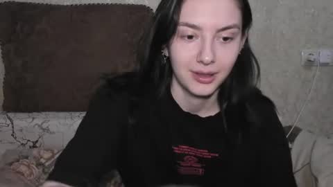 cute couple online show from June 2026 06:12:01 PM