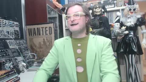 Snapshot of muziknerd chatting on December 2024 04:42:02 AM Muziknerd online show from December 2024 04:42:02 AM