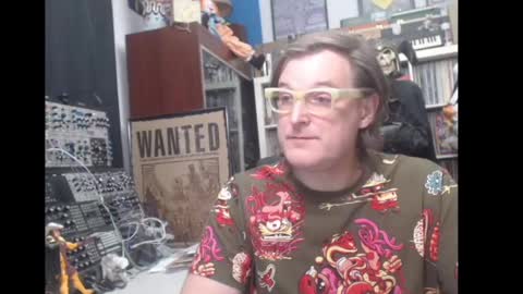 Snapshot of muziknerd chatting on December 2024 08:44:02 AM Muziknerd online show from December 2024 08:44:02 AM