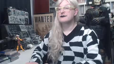 Snapshot of muziknerd chatting on January 2025 10:19:01 PM Muziknerd online show from January 2025 10:19:01 PM