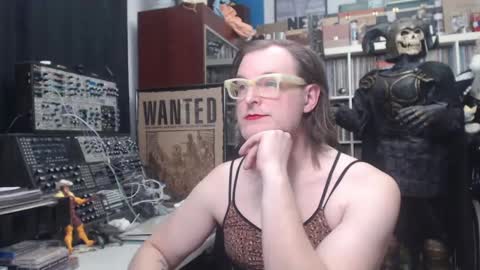 Snapshot of muziknerd chatting on February 2025 05:15:02 AM Muziknerd online show from February 2025 05:15:02 AM