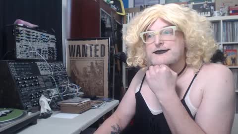 Snapshot of muziknerd chatting on February 2026 09:30:02 PM Muziknerd online show from February 2026 09:30:02 PM