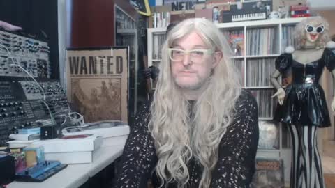 Muziknerd online show from May 2026 11:34:01 PM