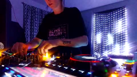 ghost mantis online show from May 2026 02:38:01 AM