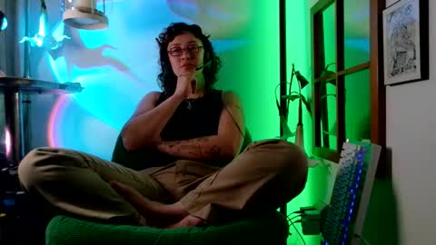 Snapshot of mx_anouk_divine chatting on May 2026 12:52:02 AM Mx. Anouk Divine online show from May 2026 12:52:02 AM