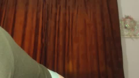 Snapshot of my_kind_of_love chatting on September 2025 12:52:01 PM sara i know you love me xoxox online show from September 2025 12:52:01 PM