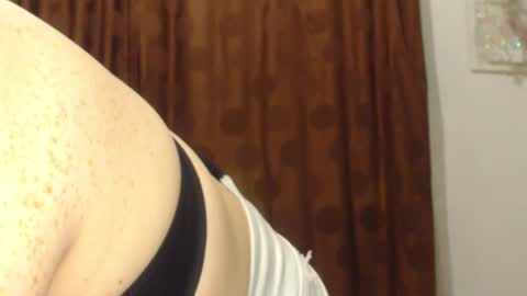 Snapshot of my_kind_of_love chatting on November 2025 02:21:01 AM sara i know you love me xoxox online show from November 2025 02:21:01 AM