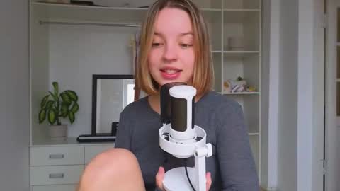  MIA  I will be here Monday Wednesday Thursday Saturday online show from September 2025 08:41:02 AM