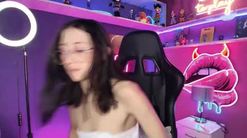 Snapshot of mycutiebabe chatting on February 2026 07:51:01 AM Milly Cute online show from February 2026 07:51:01 AM