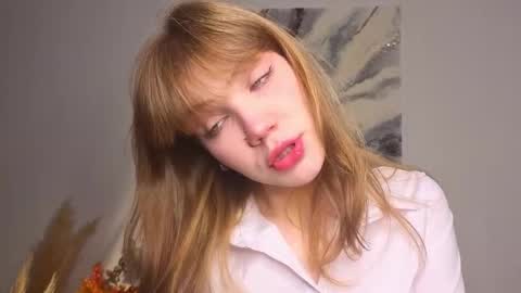 Mira  online show from November 2025 04:11:02 AM