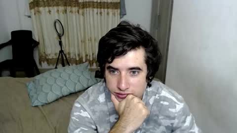 Snapshot of myke_xxx chatting on October 2025 01:51:02 AM mike online show from October 2025 01:51:02 AM