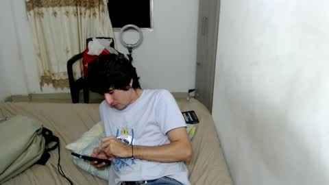 Snapshot of myke_xxx chatting on November 2025 01:40:01 AM mike online show from November 2025 01:40:01 AM