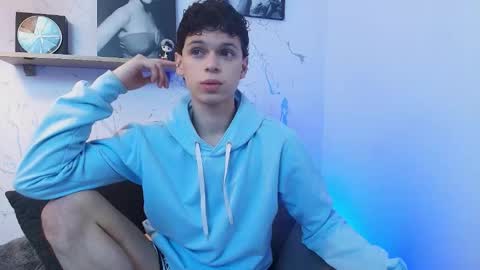 Snapshot of mykelcano chatting on December 2025 02:14:02 PM Mykel online show from December 2025 02:14:02 PM