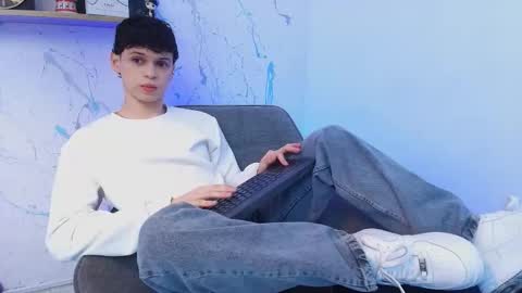 Snapshot of mykelcano chatting on December 2025 02:44:02 PM Mykel online show from December 2025 02:44:02 PM