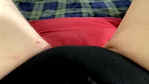 Snapshot of mykittyneedsu chatting on April 2026 10:52:02 AM Kitty online show from April 2026 10:52:02 AM